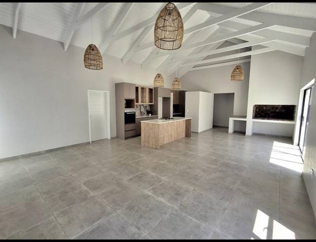 3 BEDROOM HOUSE FOR SALE IN BRITANNIA BAY